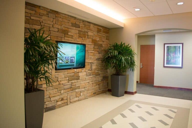 Enterance of Rosenthatl Cosmetic & Plastic Surgery
